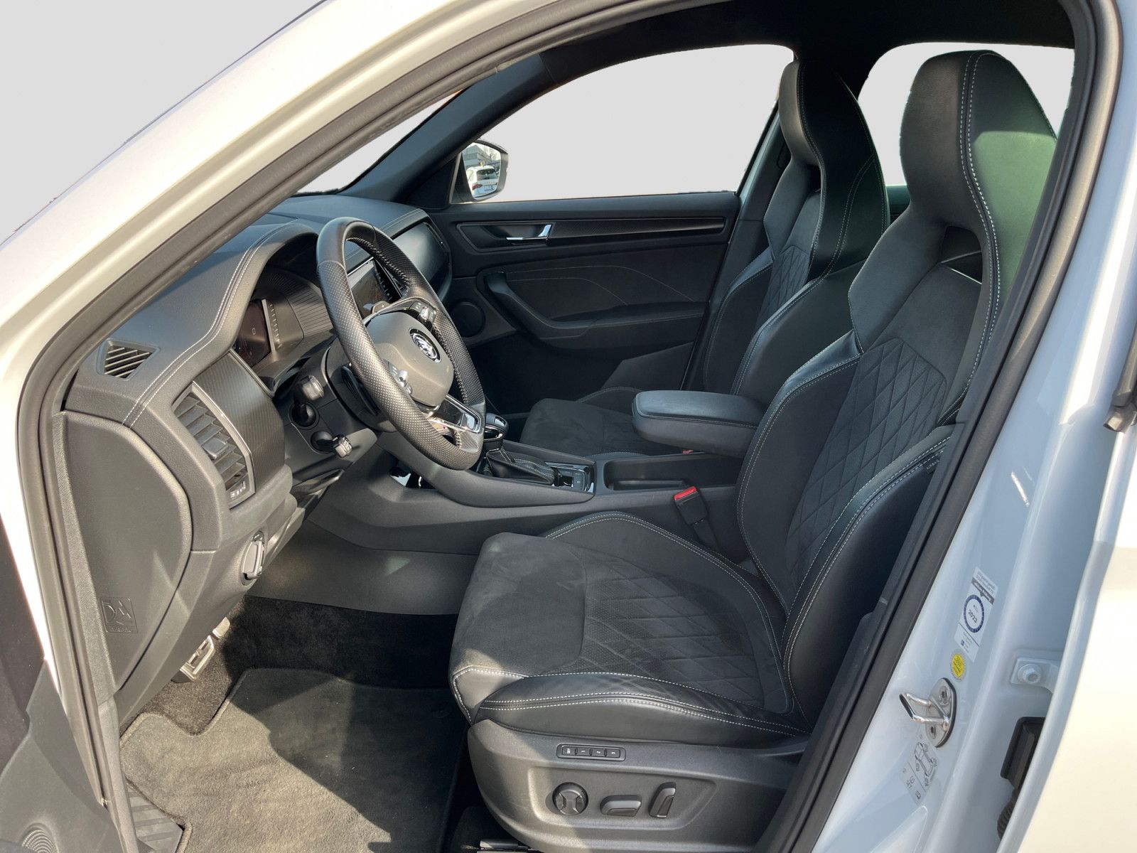 Skoda Kodiaq 2.0TDI DSG 4x4 Sportline  360° AHK Standh
