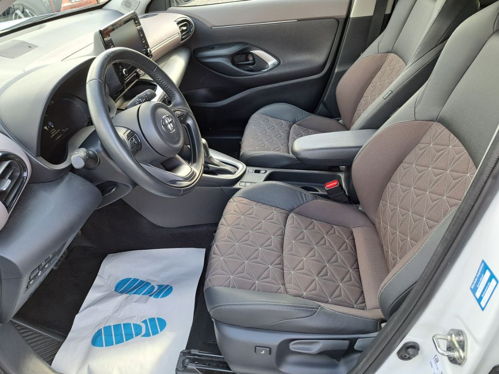 Toyota Yaris Cross Hybrid 1.5 VVT-i Elegant AHK, Teille