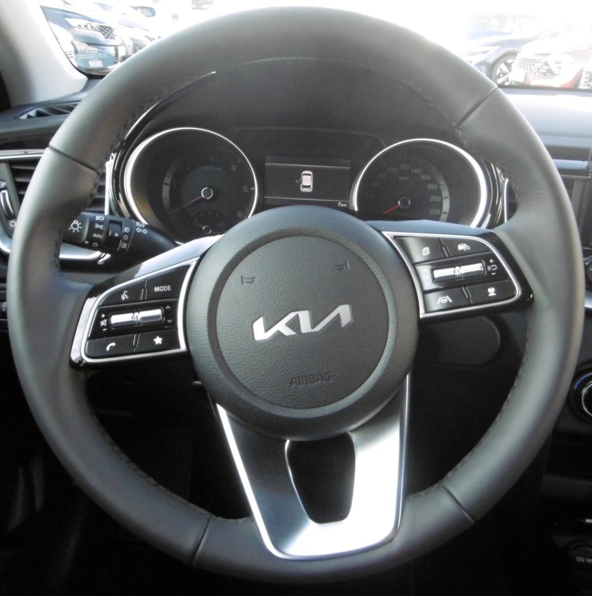 Kia Ceed 1.6 CRDi DCT Vision - Samsaru's Car Outlet