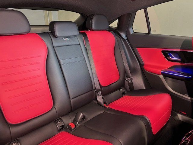 Mercedes-Benz GLC 300 d 4M AMG Night Pano/AHK/20"/360°/Distron