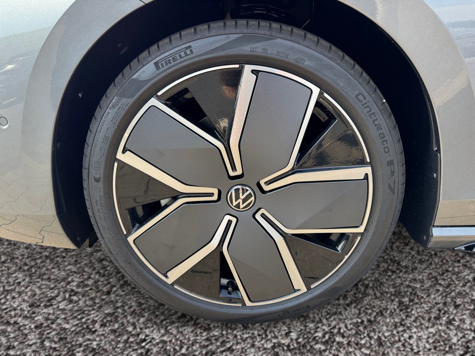 Volkswagen Passat Variant R-Line TDI DSG 4Motion|AHK|PANO|A