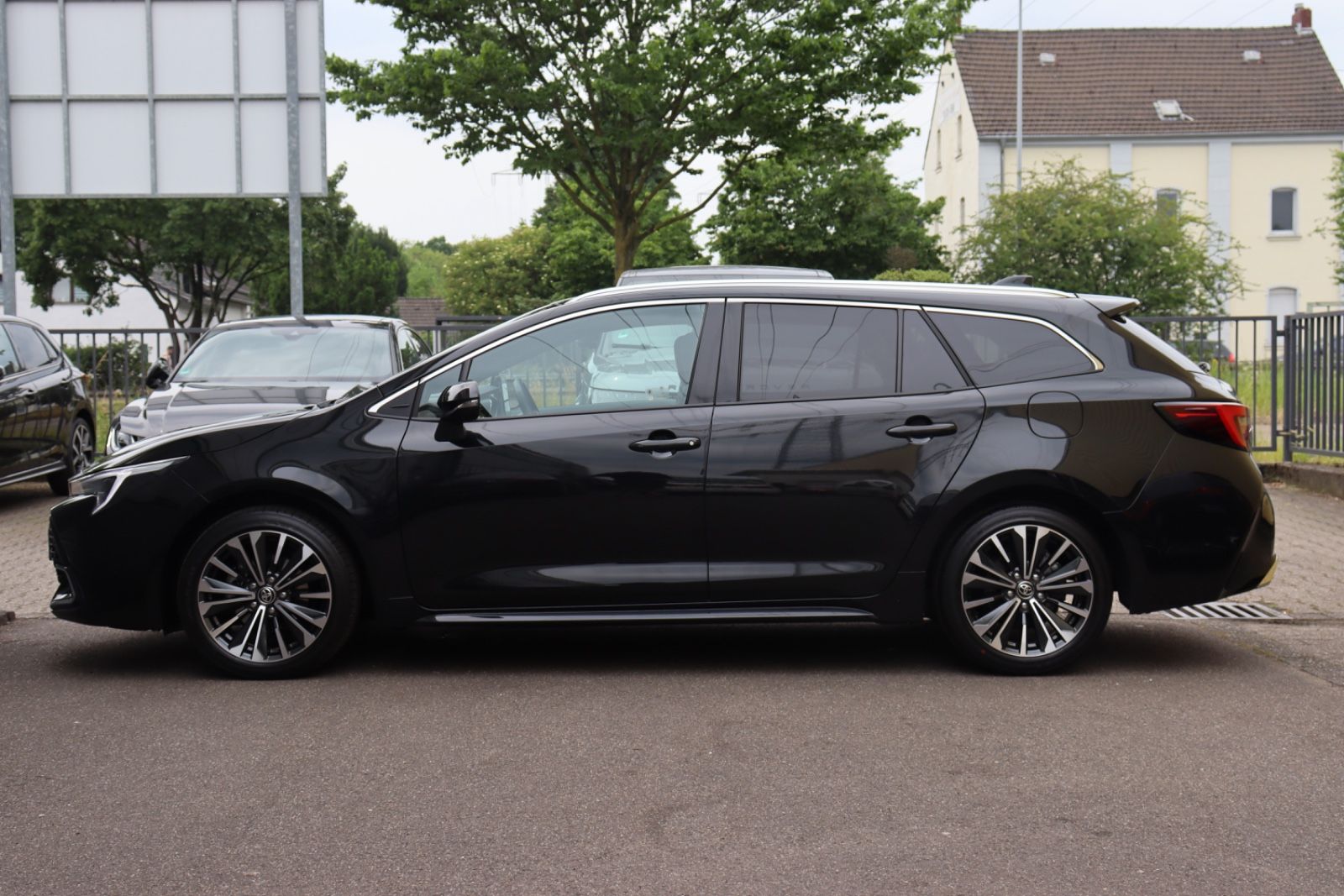 Toyota Corolla Touring Sports Hybrid Team D 1. Hand