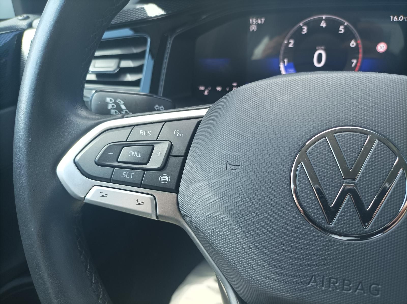Volkswagen Taigo 1.0 TSI Life - Samsaru's Car Outlet