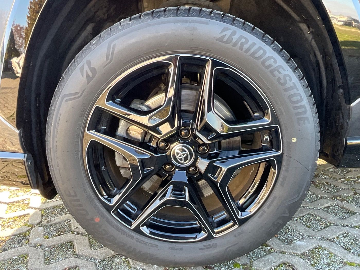 Toyota RAV4 2.5 GR Sport ACC+LED+Navi+Pano+SD+SHZ+360