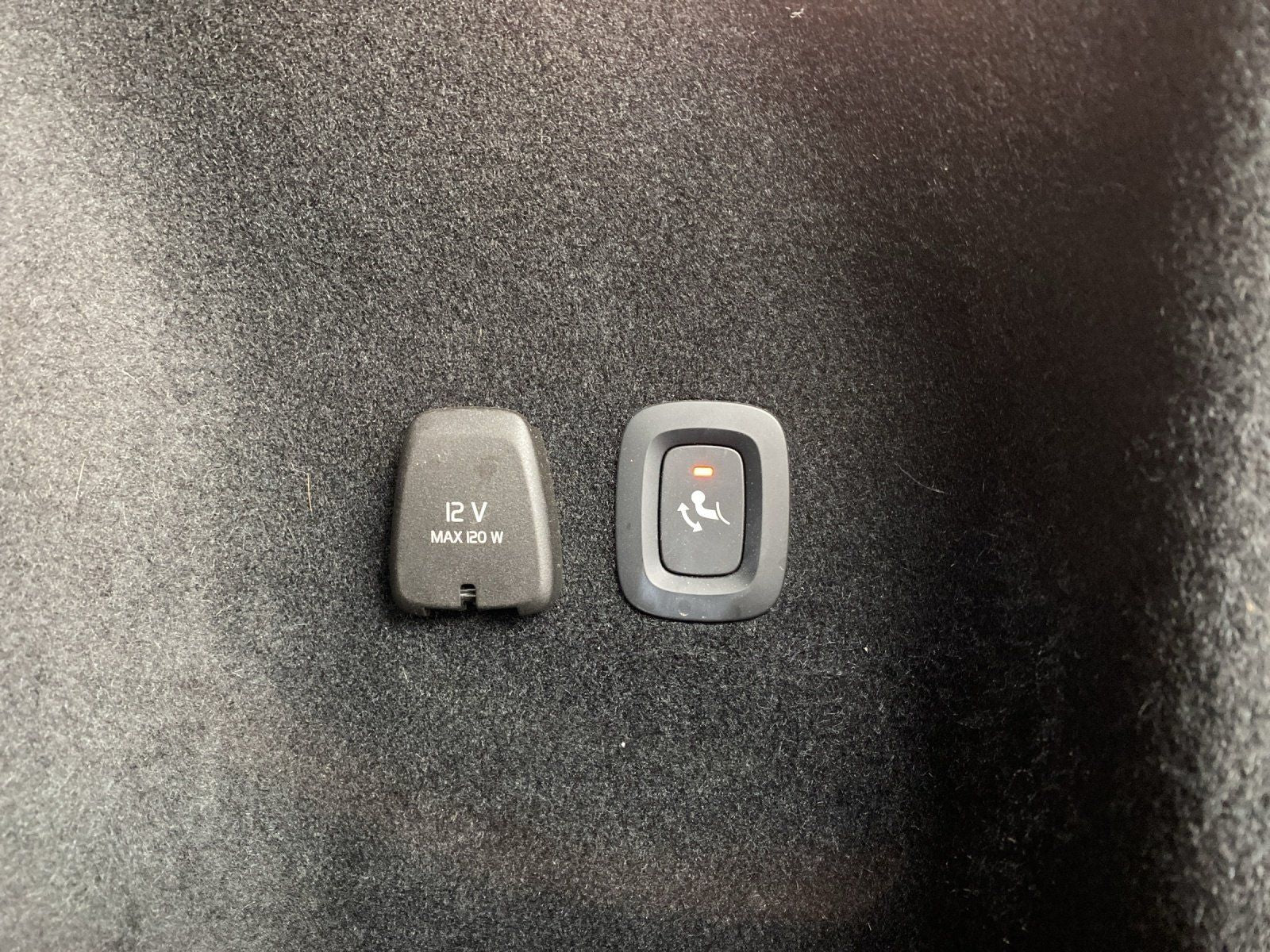 Volvo V60 Kombi T8 Twin Engine AWD*AHK*4xSHZ*WiPa*