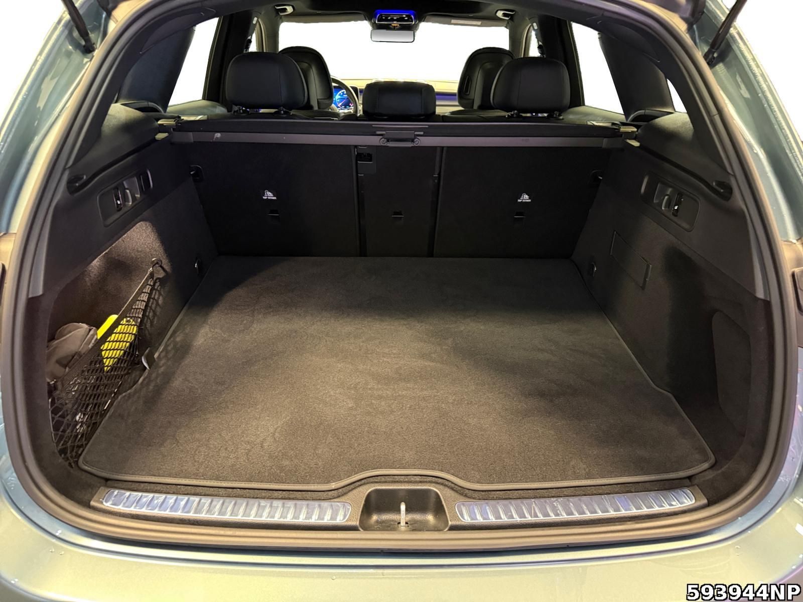 Mercedes-Benz GLC 300 4M AMG Night Pano AHK 360° DISTRONIC 20"