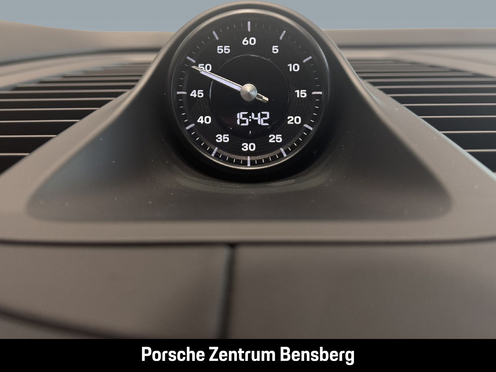 Porsche Macan 4S Electric