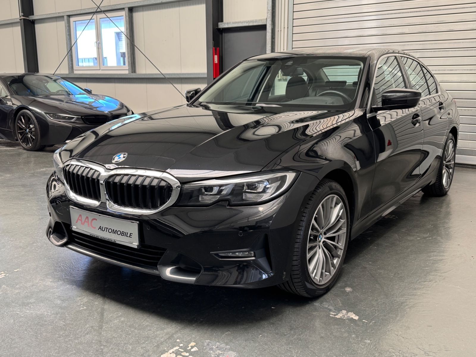 BMW 320 xDrive Sport Line - Samsaru's Car Outlet