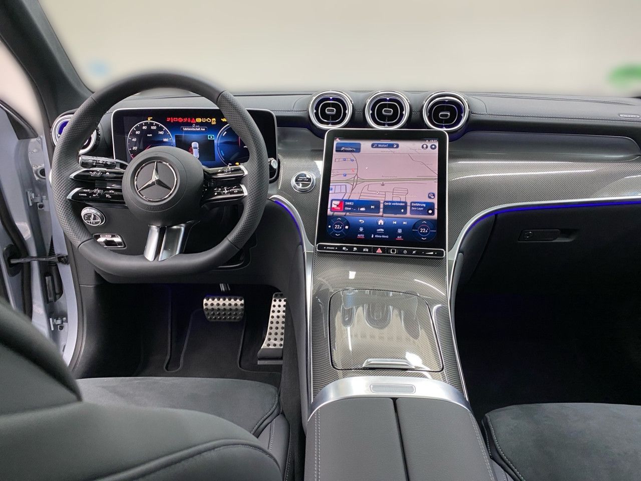 Mercedes-Benz GLC 300 e 4Matic AMG+AHK+PANO+KEYLESS+DIGITAL