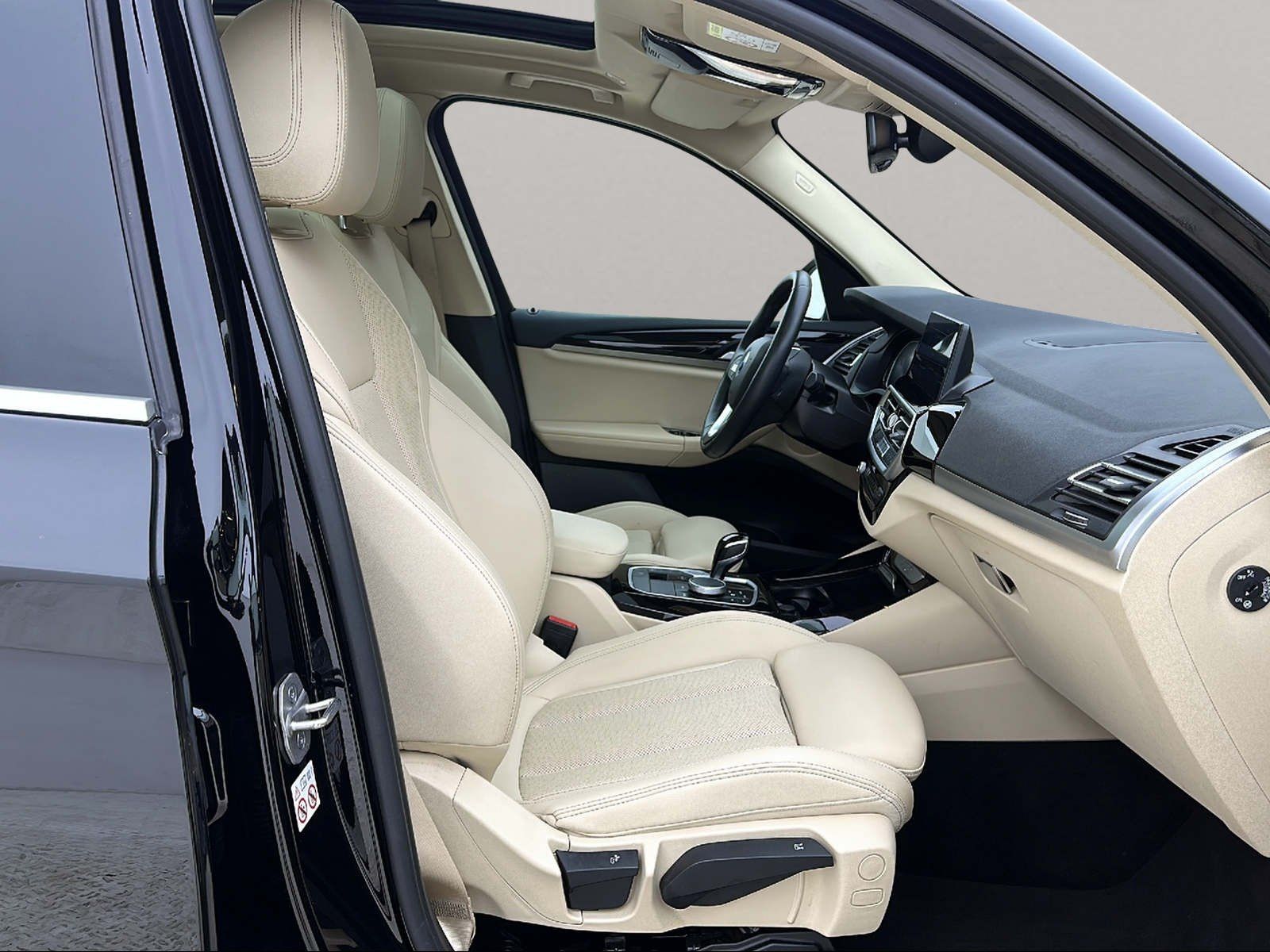 BMW X3 xDrive30e Navi AHK Kamera Pano.Dach LED