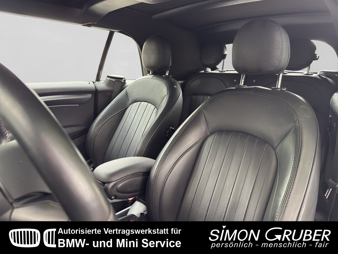 MINI Cabrio Cooper Premium+ - Samsaru's Car Outlet