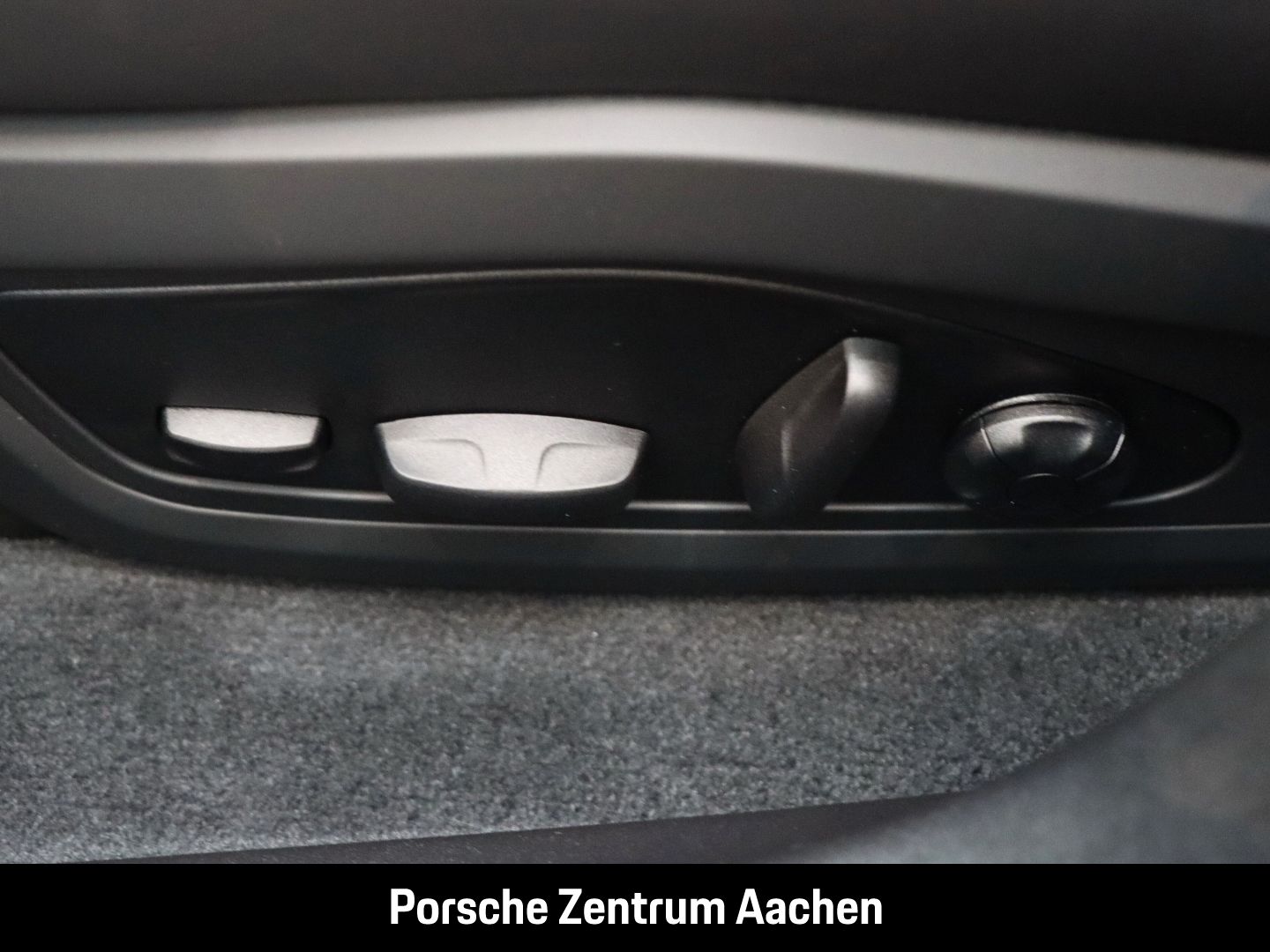 Porsche Taycan 4S Sport Turismo Head-Up Surround-View