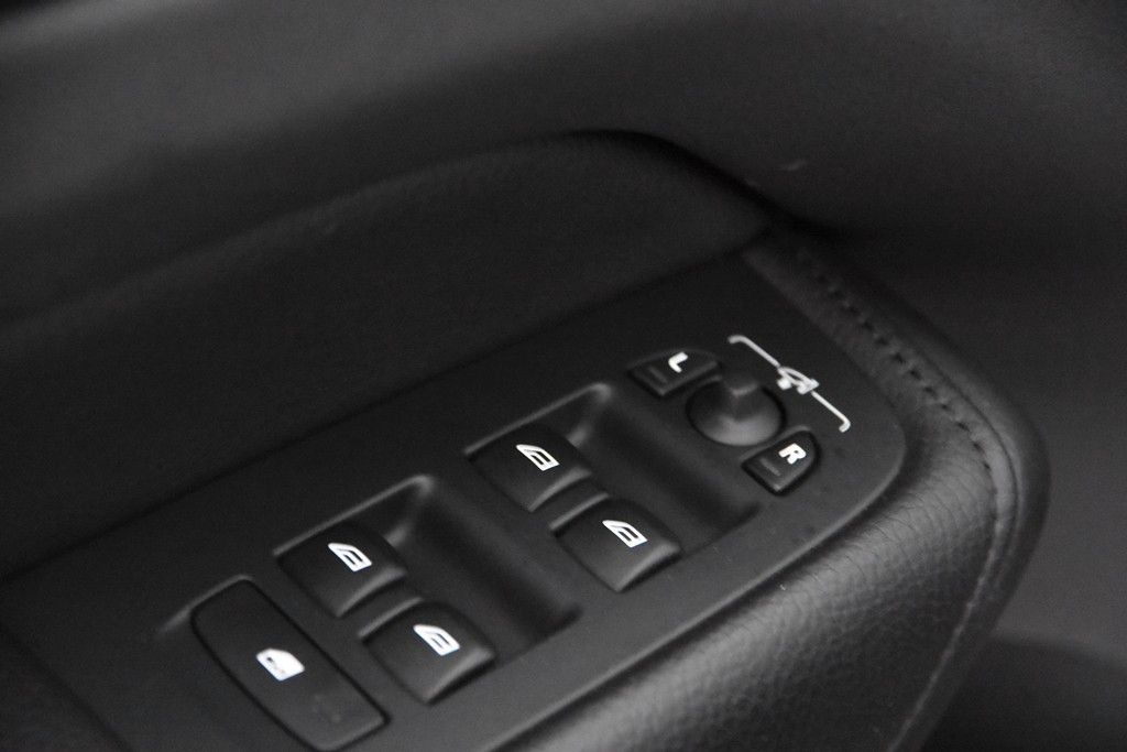 Volvo XC60 T6 AWD Recharge - Samsaru's Car Outlet