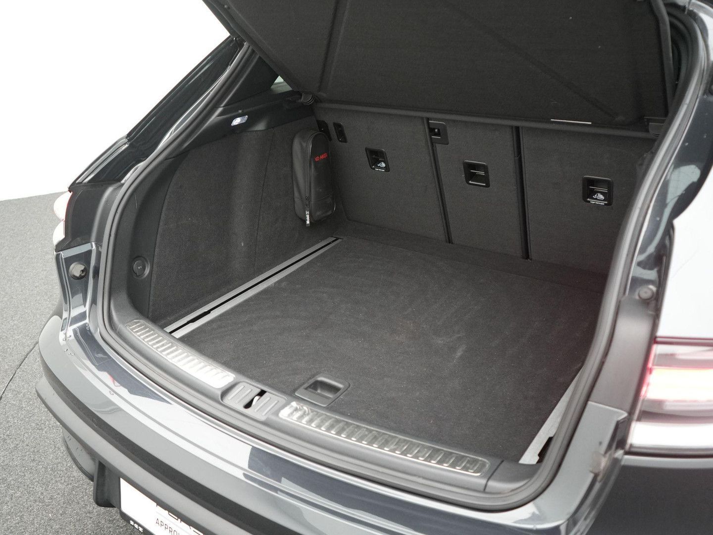 Porsche Macan T - Samsaru's Car Outlet