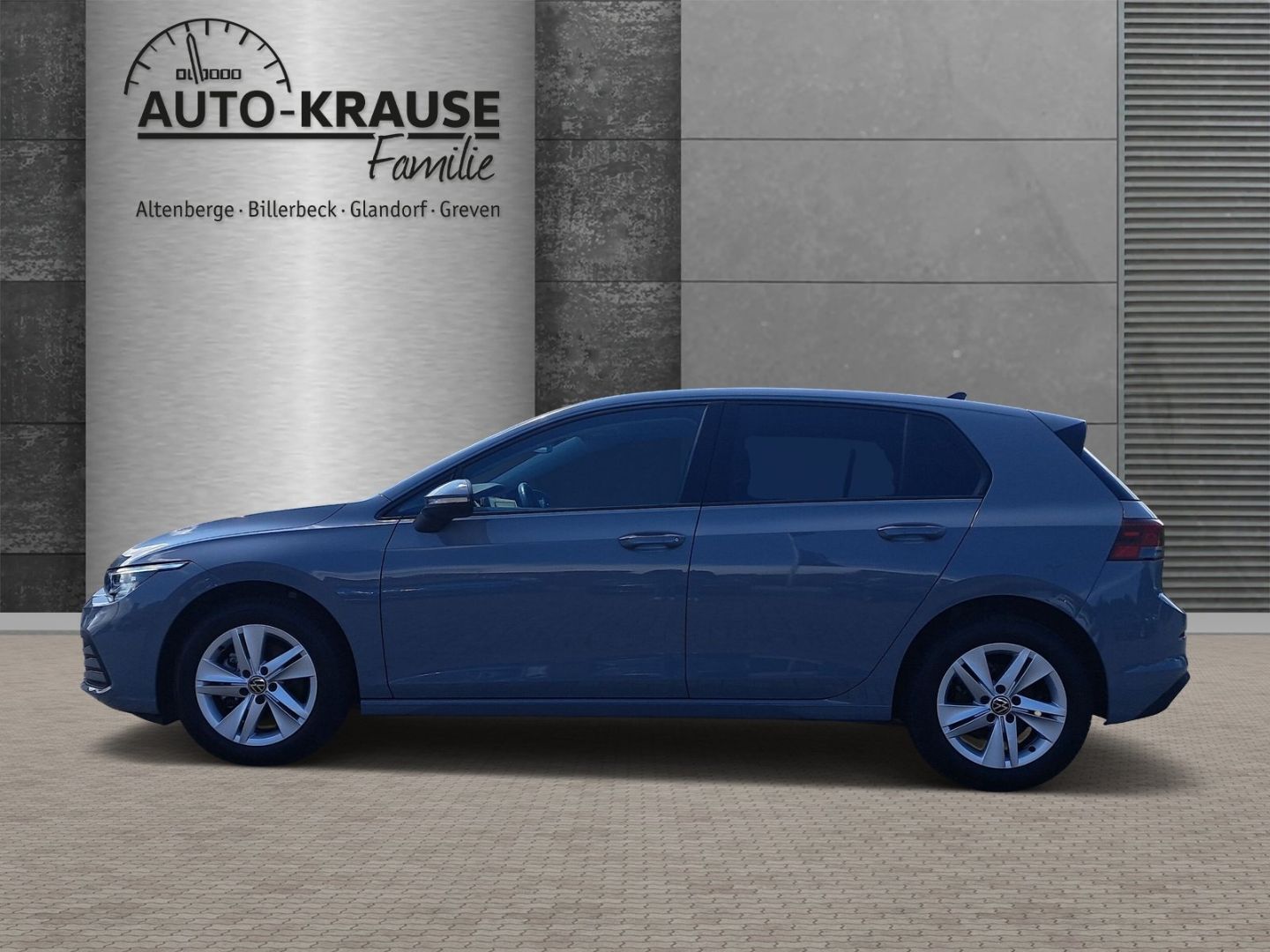 Volkswagen Golf VIII 1.5 TSI Life - Samsaru's Car Outlet