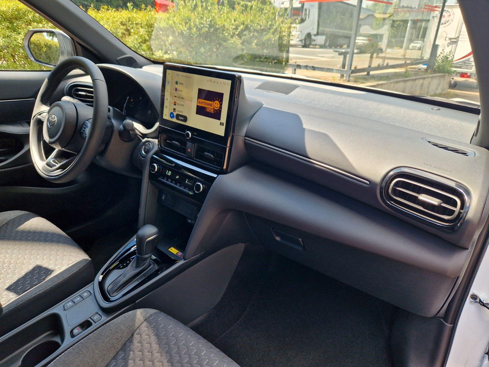 Toyota Yaris Cross 1,5-l-VVT-iE Teamplayer Safety P. V