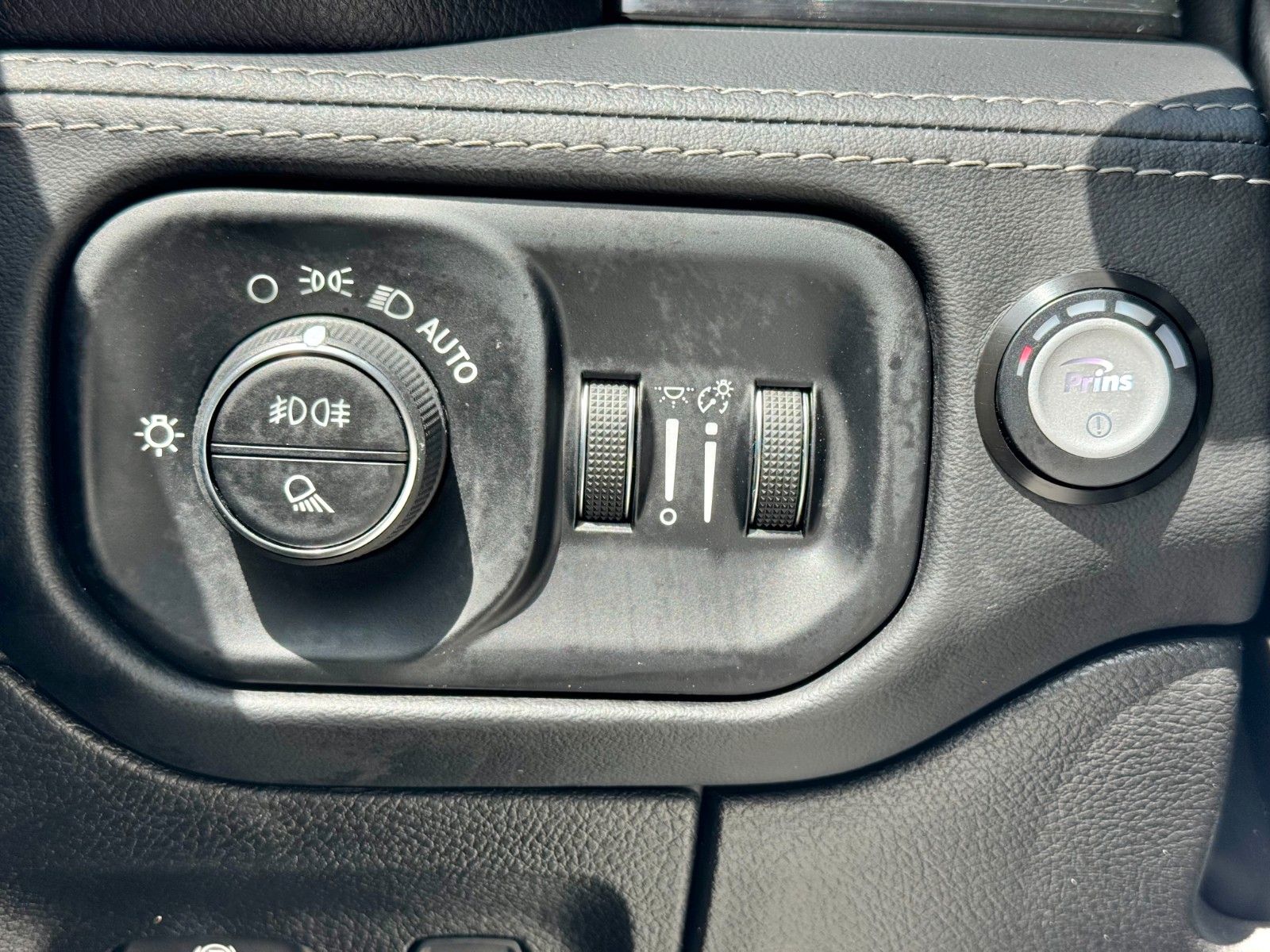 Dodge RAM 1500 Limited *Pano*HuD*H&K*360*1.Hand*Prins*