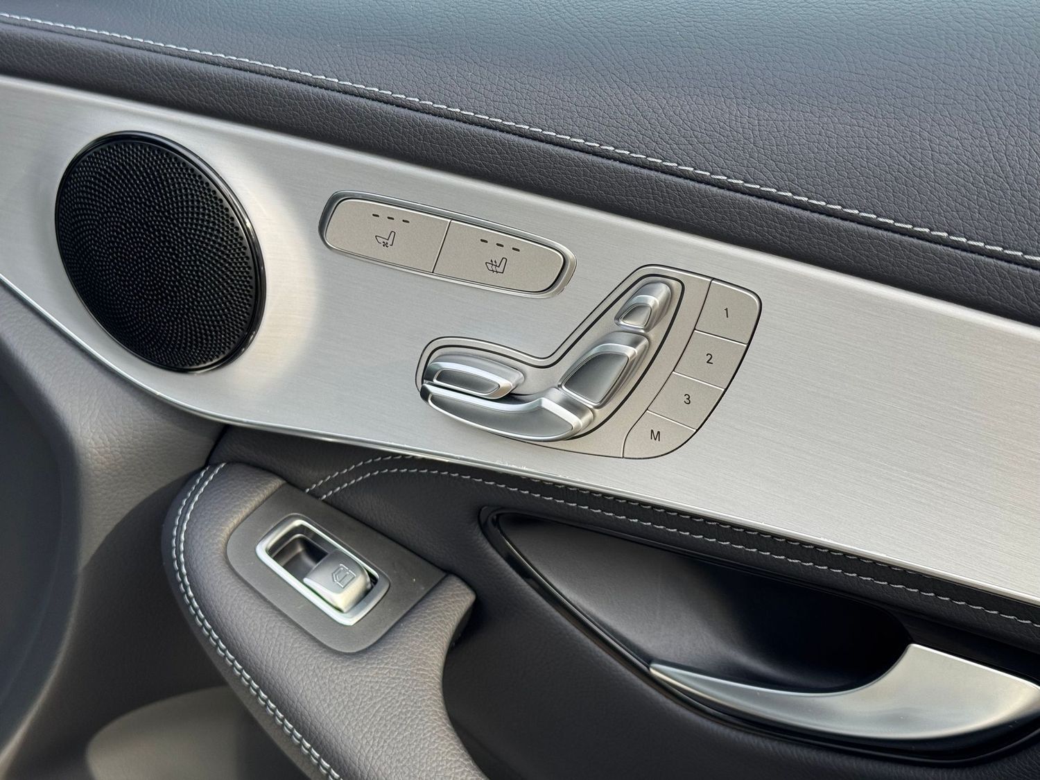Mercedes-Benz GLC 220 d 4M Leder+Sitzbelüftung+8FachBereift+AC
