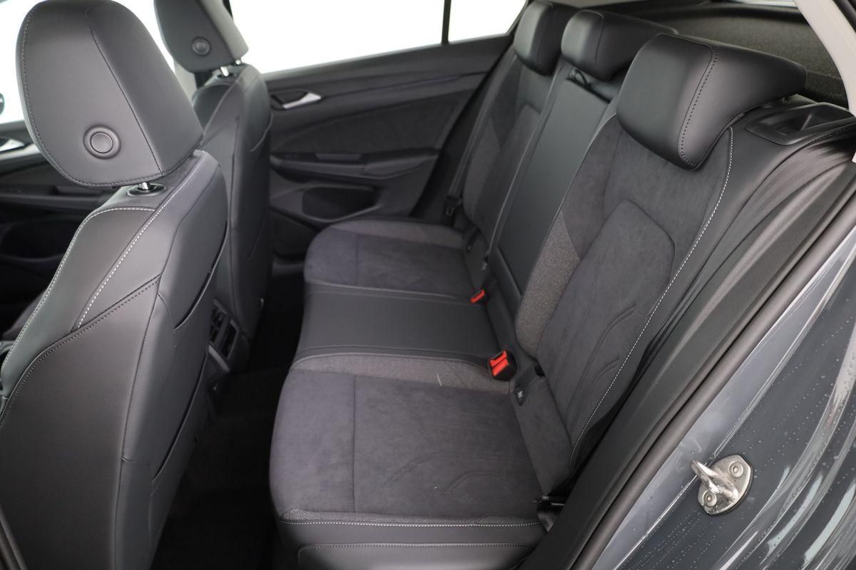 Volkswagen Golf VIII 1.5 eHybrid Style, Navi, Kamera, Side,