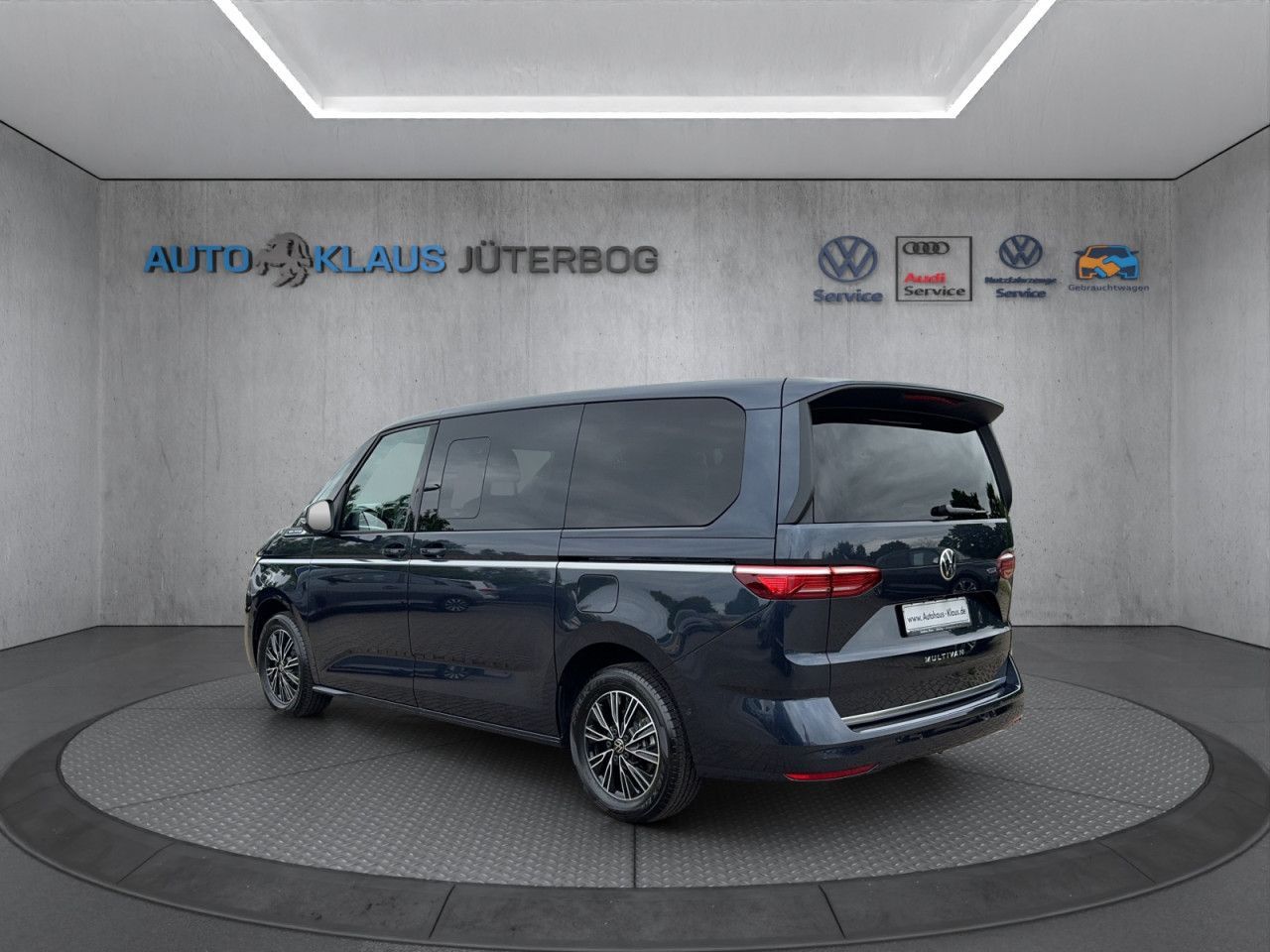 Volkswagen T7 Multivan 2.0 TDI - Samsaru's Car Outlet