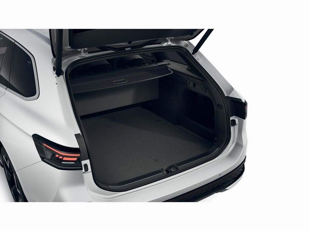 Volkswagen Passat Variant 1.5 eHybrid R-Line +DSG+AHK+