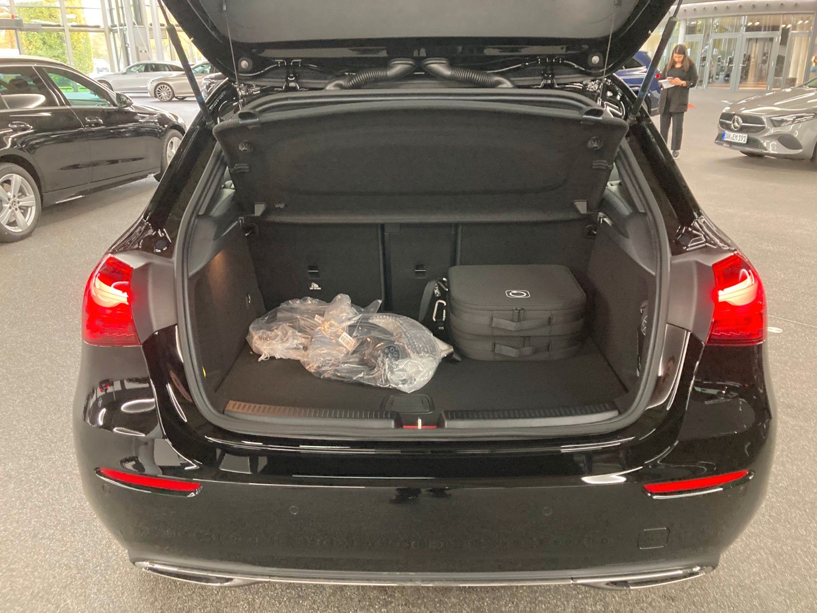 Mercedes-Benz A 250 e - Samsaru's Car Outlet