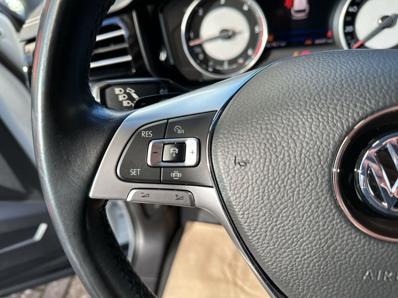 Volkswagen Touareg 3.0 V6 TDI Elegance 4Motion - Samsaru's Car Outlet