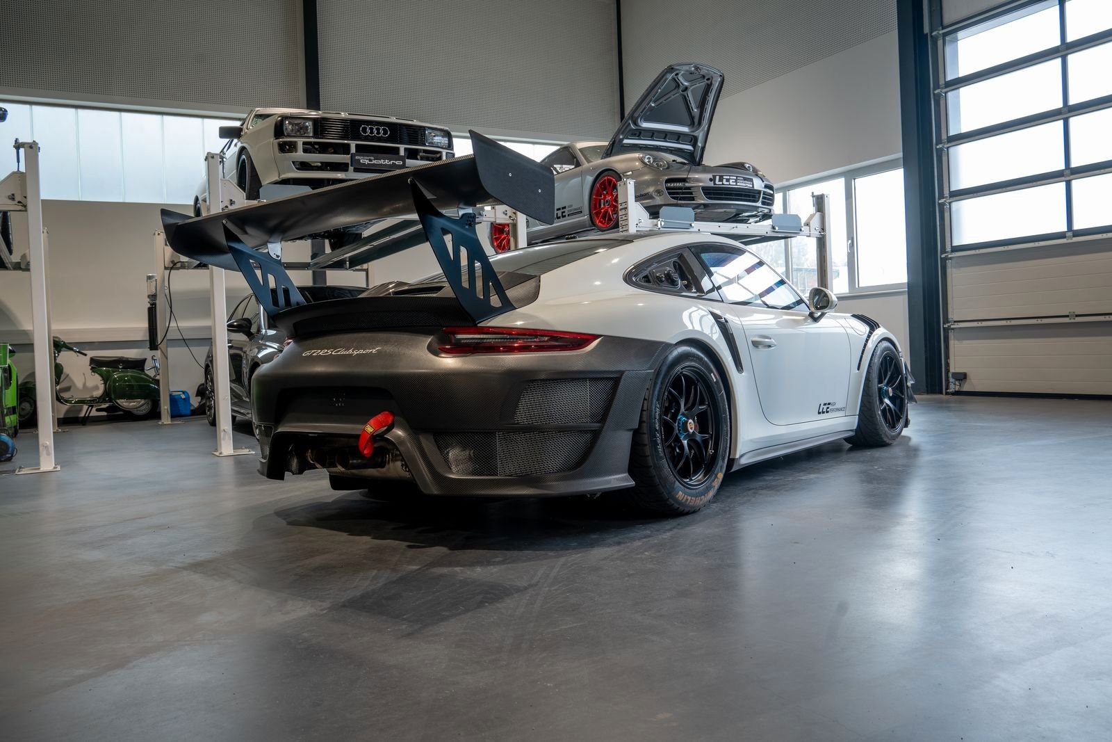 Porsche GT2 RS Clubsport - Samsaru's Car Outlet