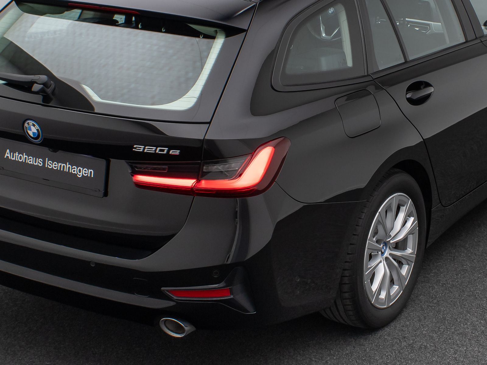 BMW 320e - Samsaru's Car Outlet