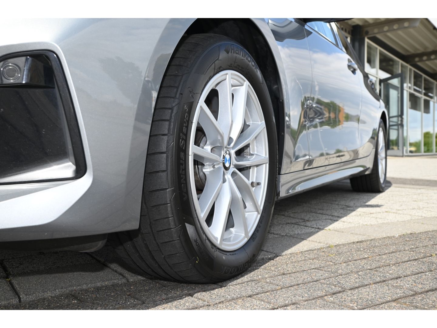 BMW 320d Touring - Samsaru's Car Outlet