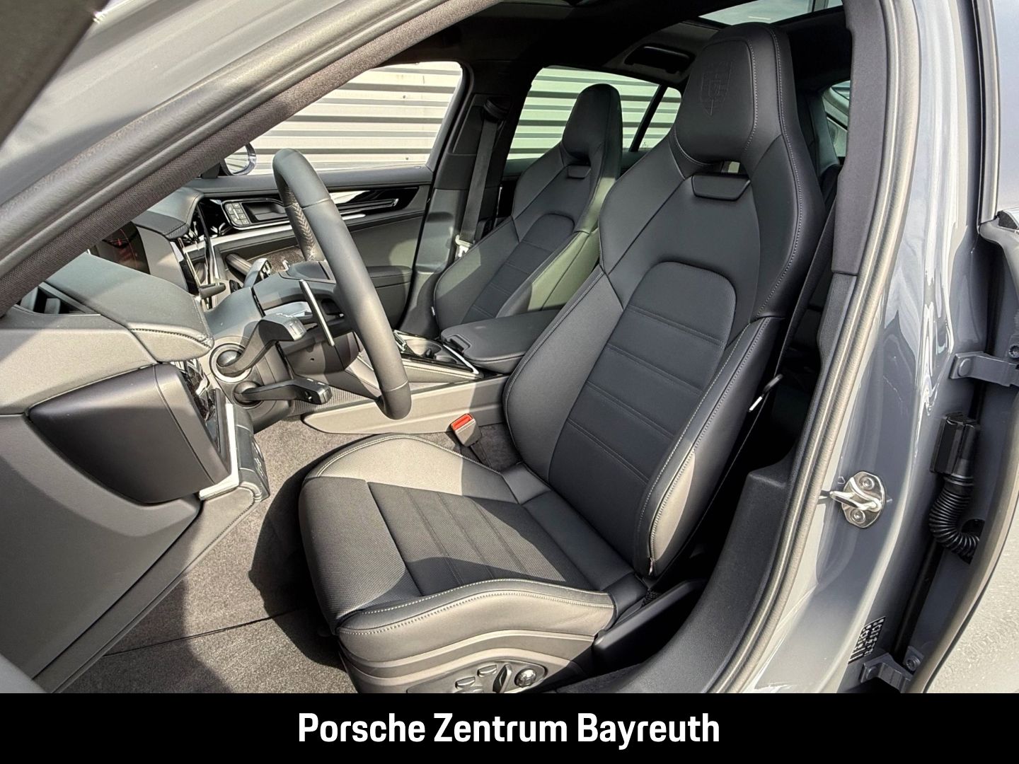 Porsche Panamera 4 S E-Hybrid *verfügbar ab 03.12.2025*