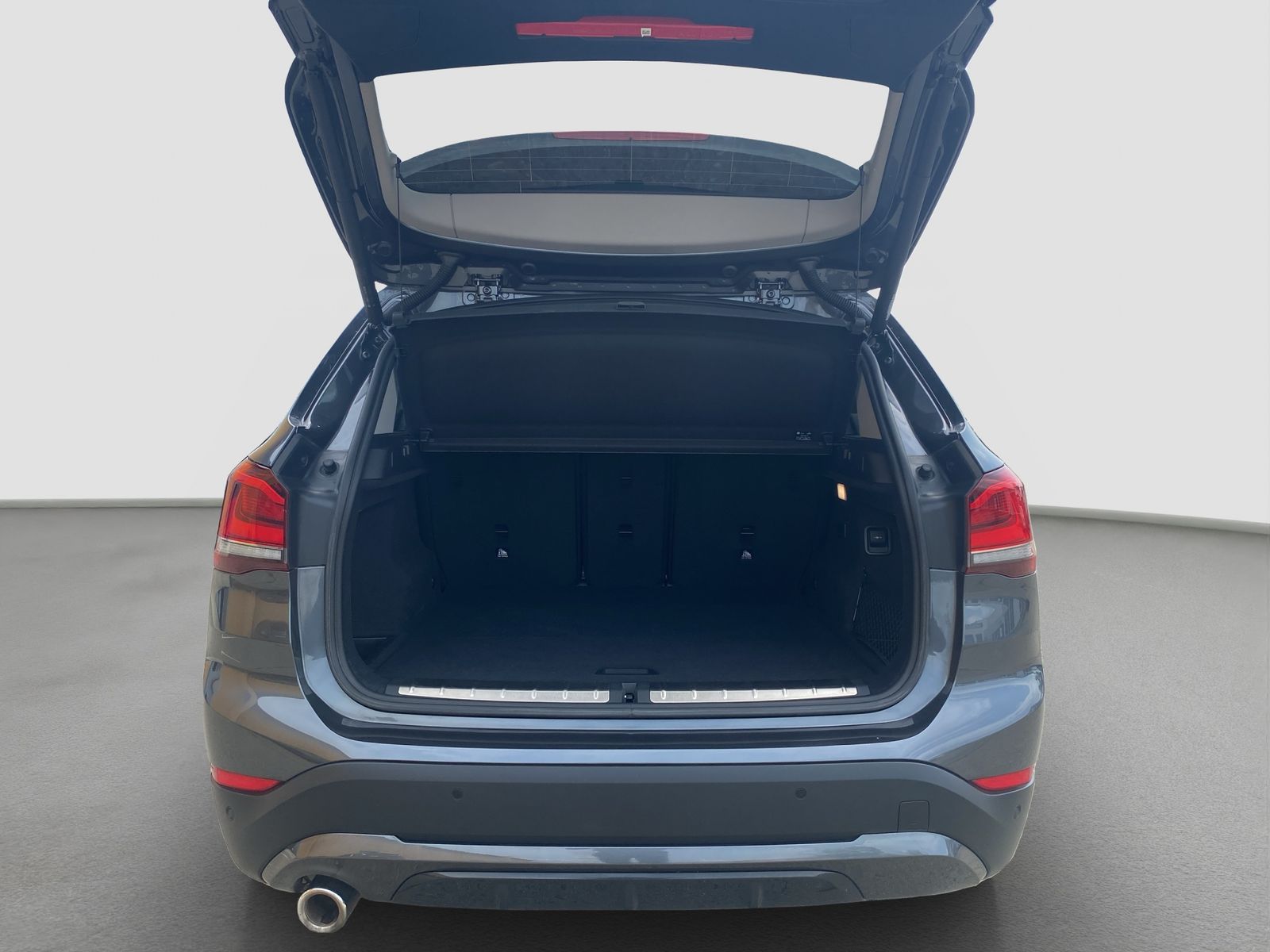 BMW X1 xDrive25e Sport Line - Samsaru's Car Outlet