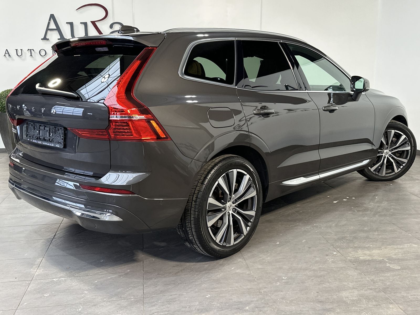 Volvo XC60 T6 AWD Plus Dark PANO+360°+VCOCK+AHK+20ZOLL