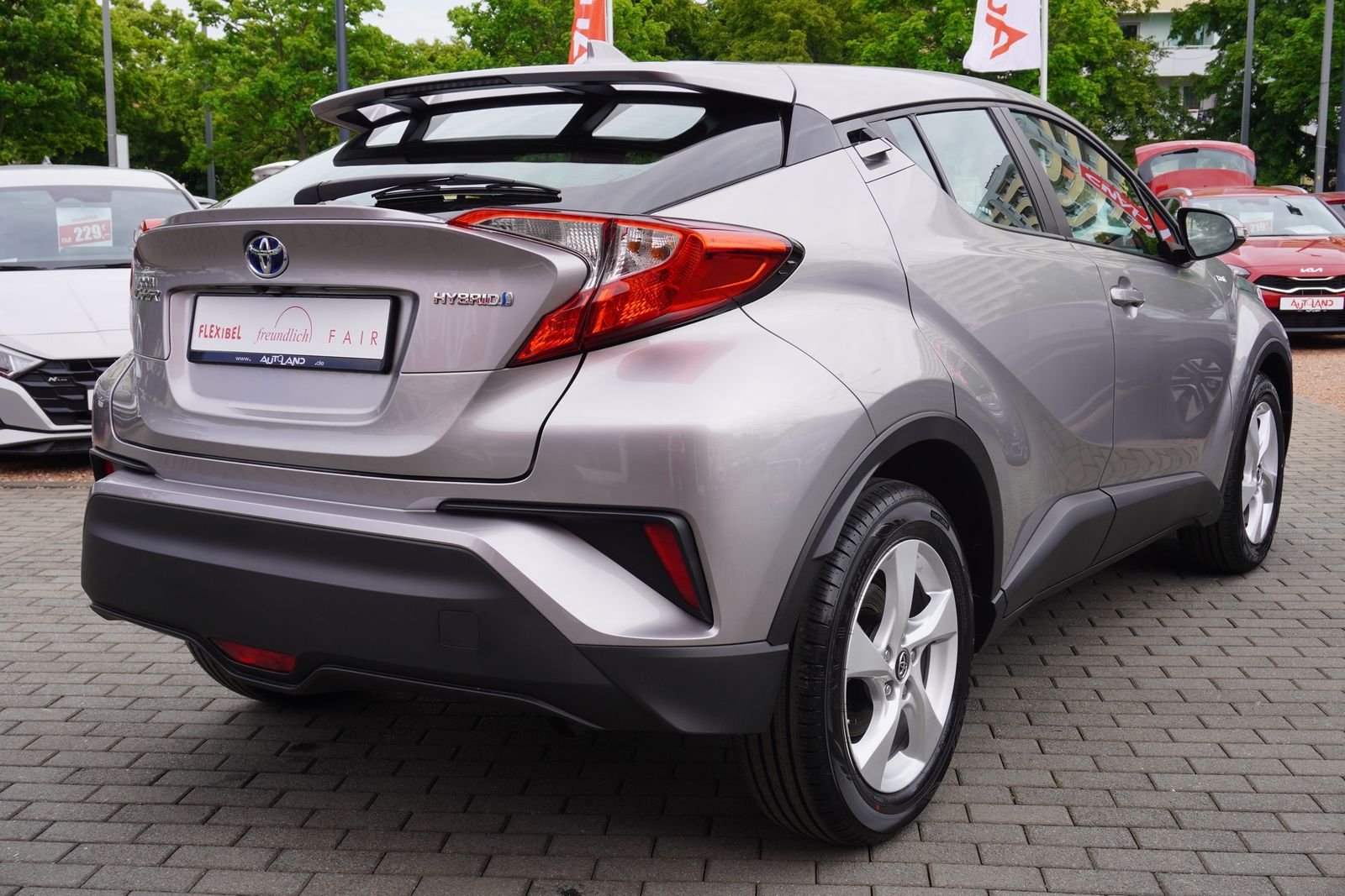 Toyota C-HR 1.8 Hybrid Flow - Samsaru's Car Outlet