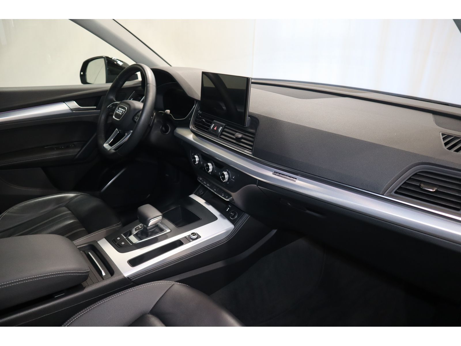 Audi Q5 40 TDI quattro - Samsaru's Car Outlet