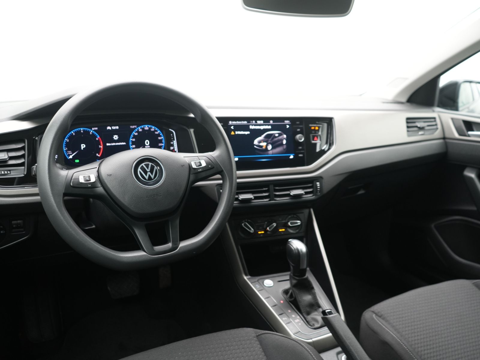 Volkswagen Polo Comfortline DSG - Samsaru's Car Outlet