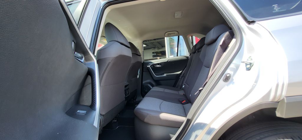 Toyota RAV 4 2.5 4x2 Hybrid - Samsaru's Car Outlet