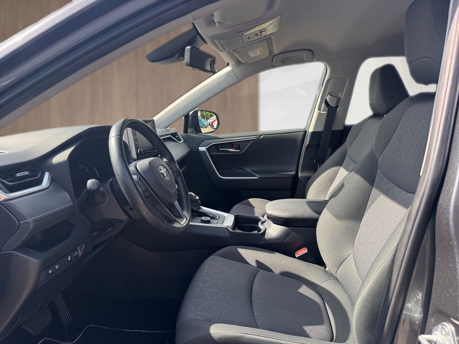 Toyota RAV4 2.5 - Samsaru's Car Outlet