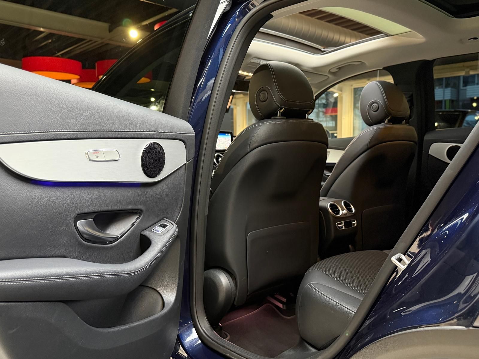 Mercedes-Benz GLC 300 e 4Matic*Panorama*360°*AHK*KeylessGO