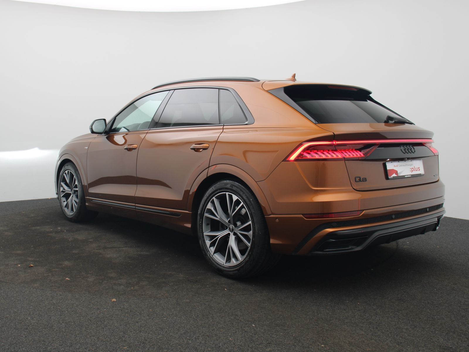Audi Q8 S-Line select 50TDI quattro / Pano, 360°, AHK