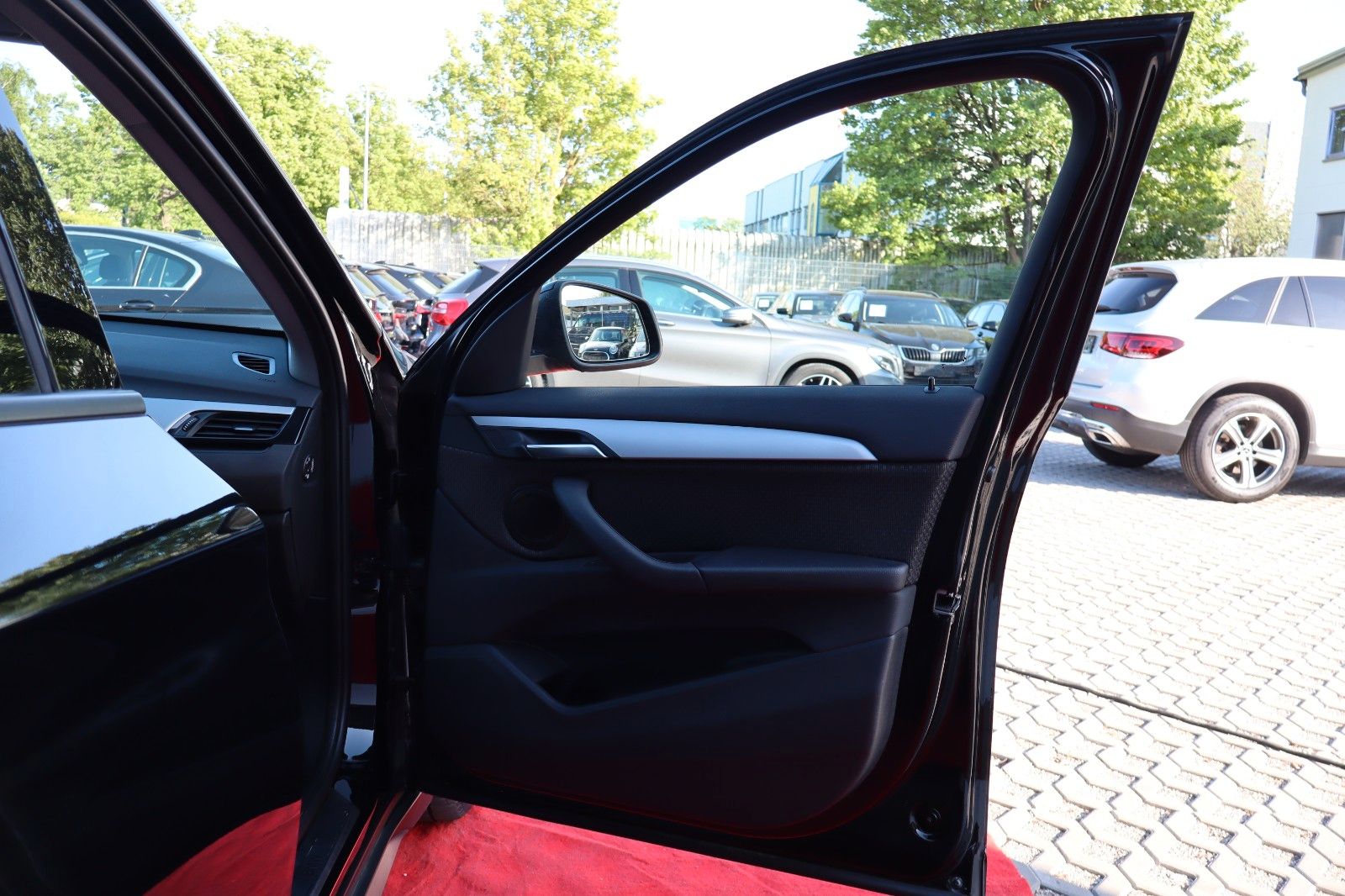 BMW X1 xDrive 25 e Advantage - Samsaru's Car Outlet