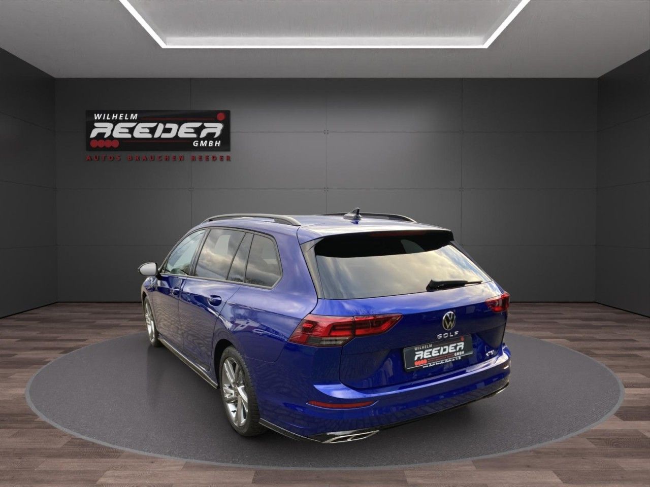 Volkswagen Golf VIII 1.5 eTSI DSG R-Line - Samsaru's Car Outlet