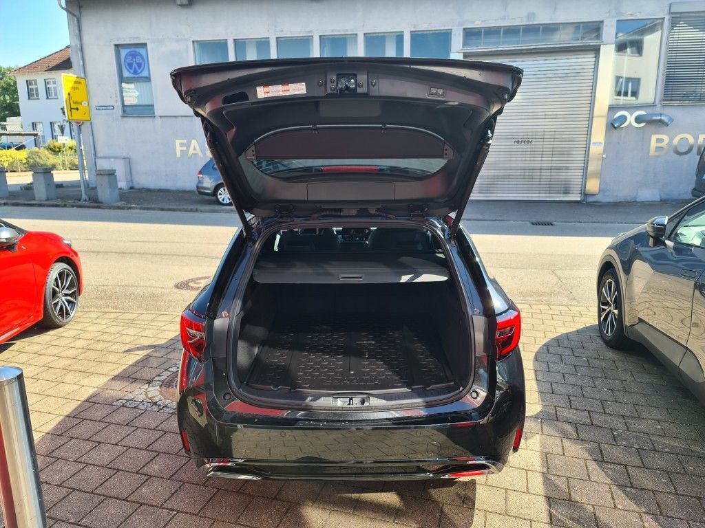 Toyota Corolla 2.0 Hybrid Touring Sports Team D