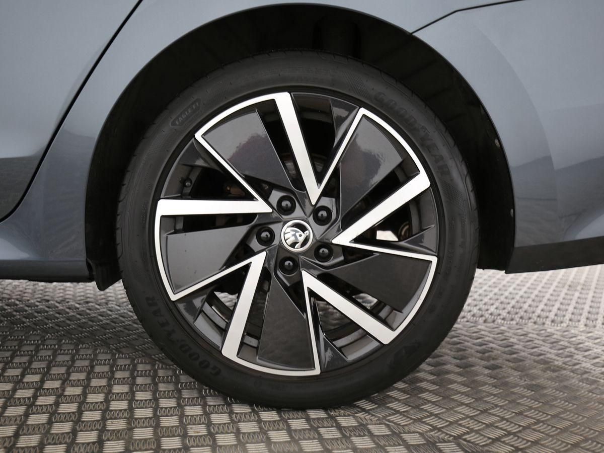 Skoda Octavia Combi Style iV - Samsaru's Car Outlet