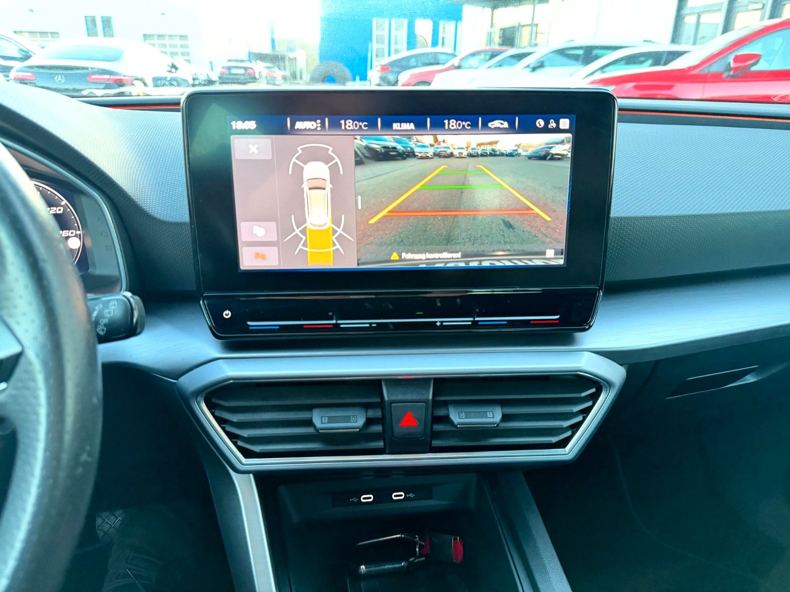 Seat Leon 1.5 eTSI ACT FR DSG Sportstourer Navi_Kamer