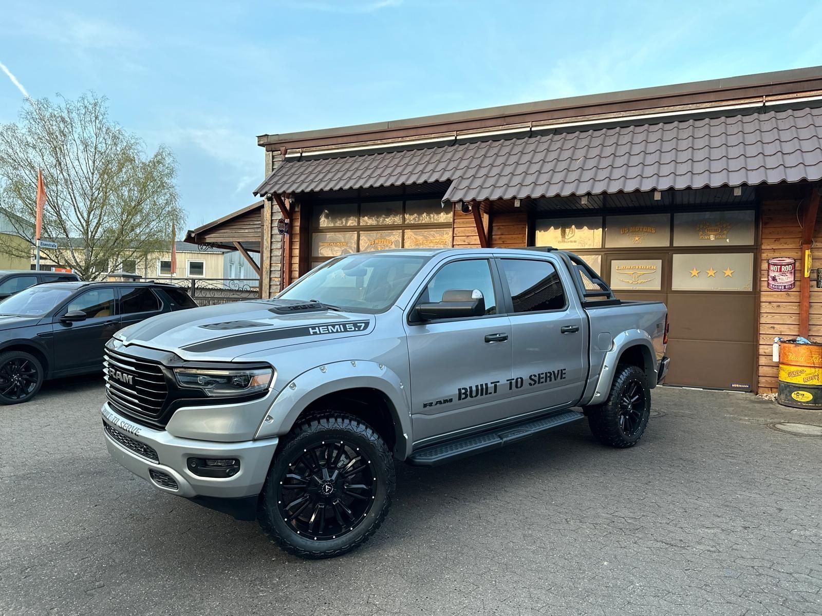 Dodge BUILT TO SERVE*4X4*OFF-ROAD*BÜGEL*AHK*NAVI*SERVI