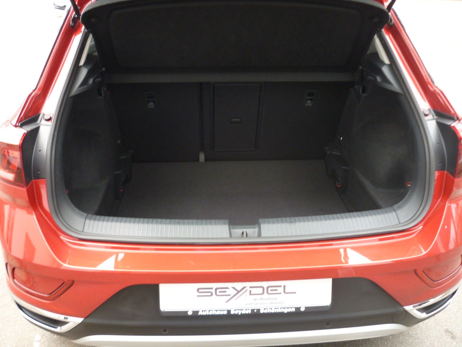 Volkswagen T-Roc Style 1.5 TSI - Samsaru's Car Outlet