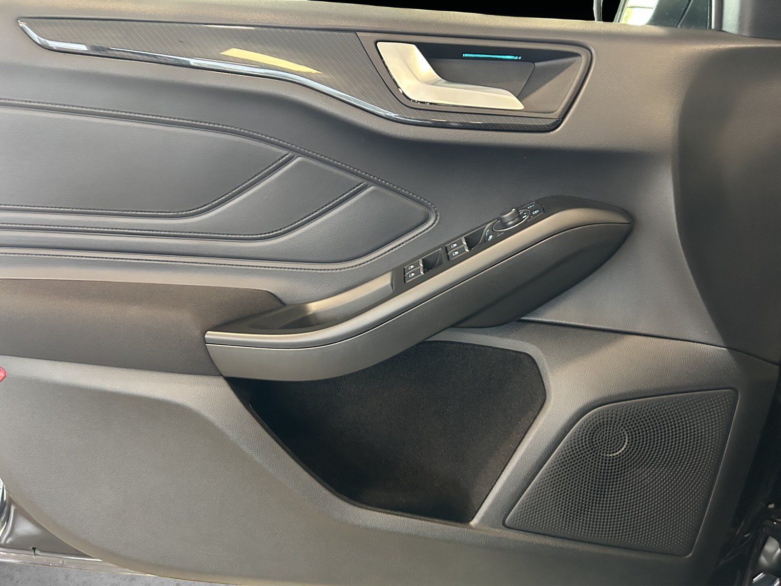 Ford Focus 1.0 ST-Line X Aut./LED/ACC/AHK/KAMERA/NAVI