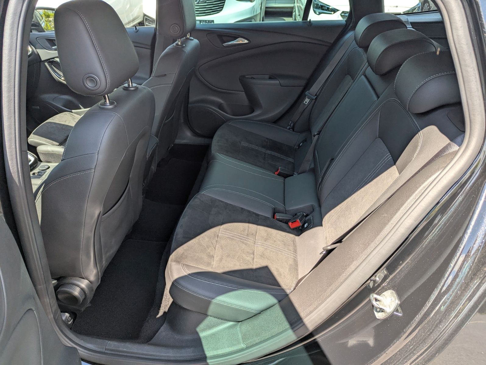 Opel Astra K Sports Tourer - Samsaru's Car Outlet