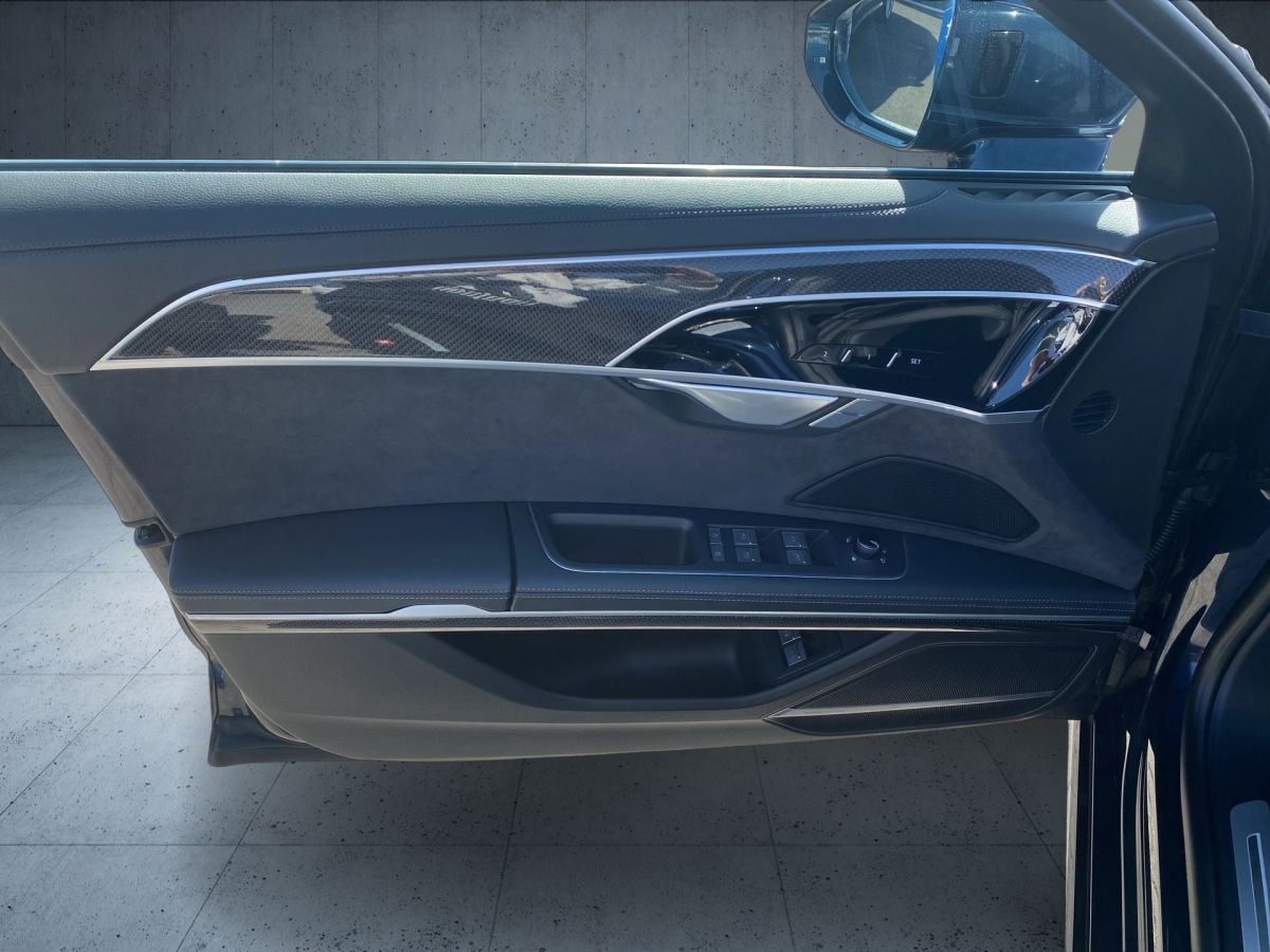 Audi A8 L 60 TFSI e qu. - Samsaru's Car Outlet